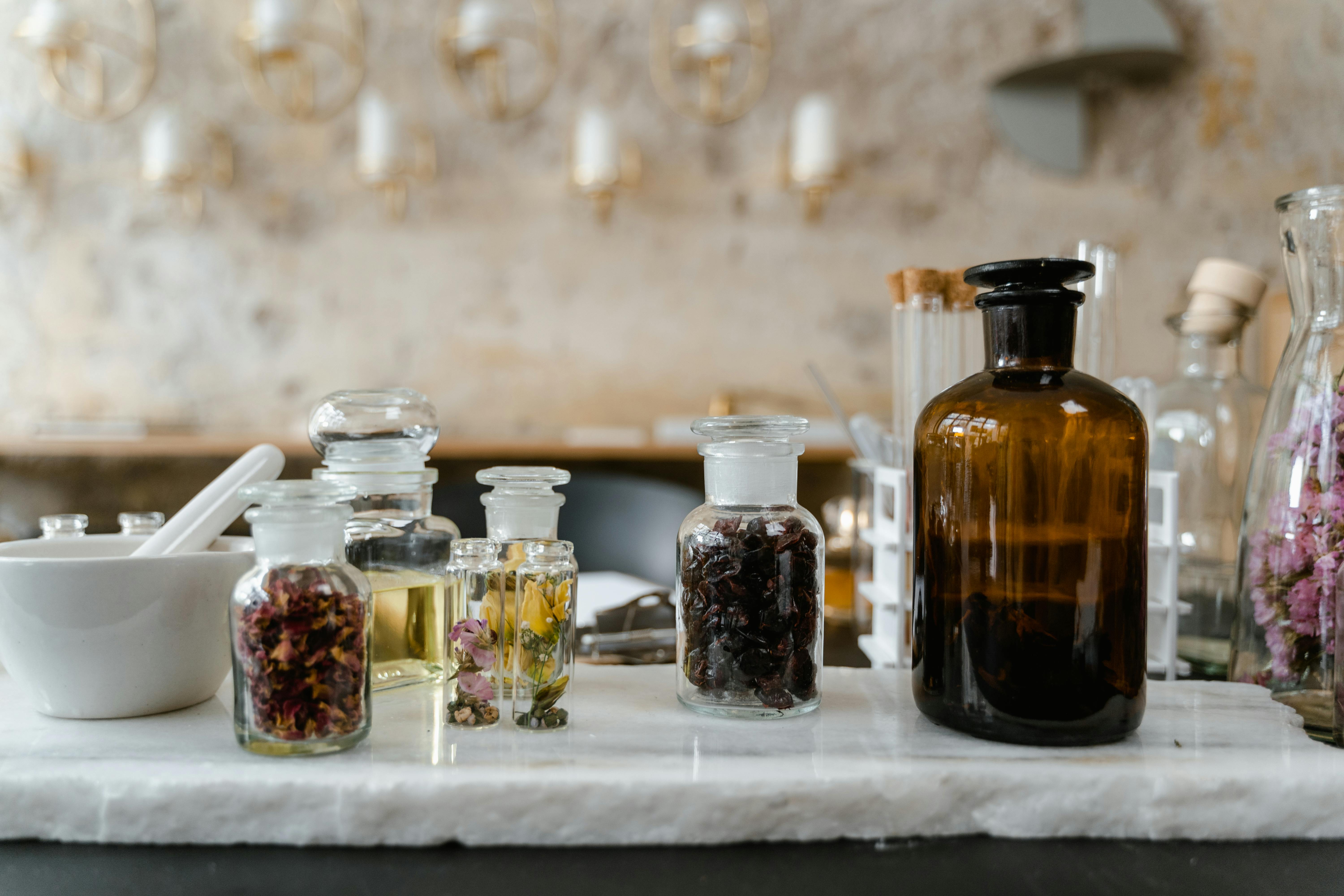 Les huiles essentielles au service de votre bien-être : 5 indispensables à découvrir